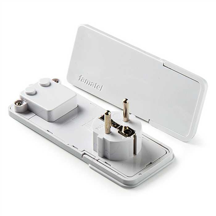 FAMATEL ULTRA PLATTE STEKKER WIT FAMATEL ULTRA PLATTE STEKKER WIT